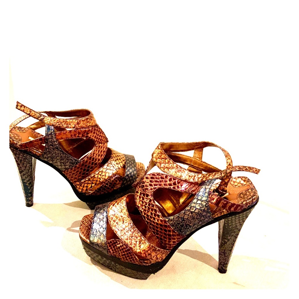 Women’s Platform multi-color 5 1/2 inch sandal